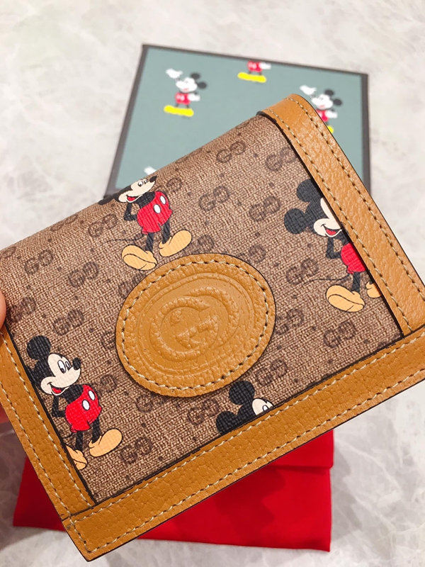 グッチ財布 レプリカ背面デザイン